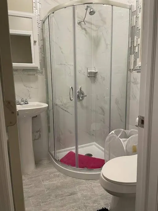 Cozy & All Private Space Close To Rumc & Siuh New York Apartment